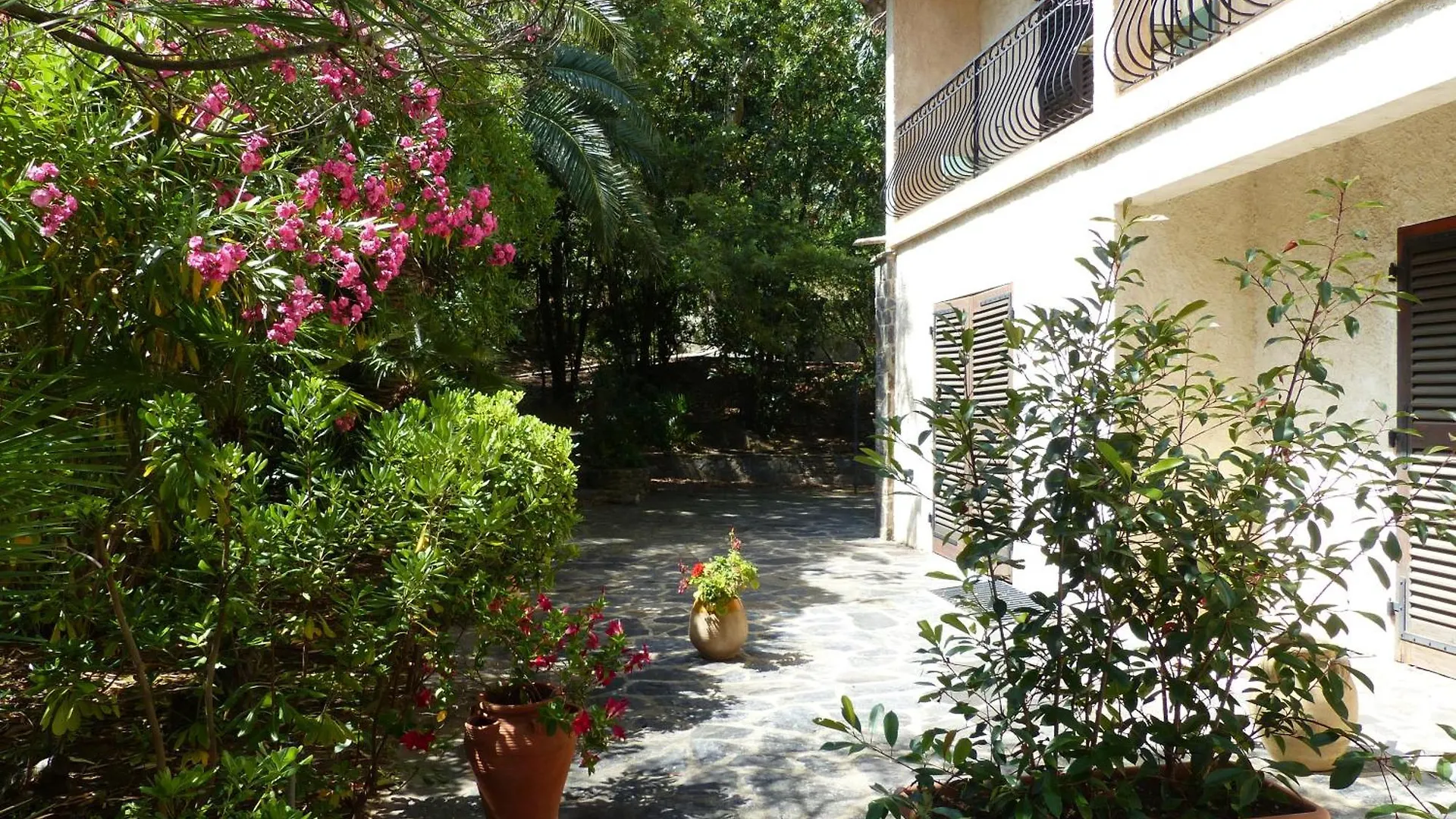 Hotel Cap Soleil Cavalaire-sur-Mer 2*,  France